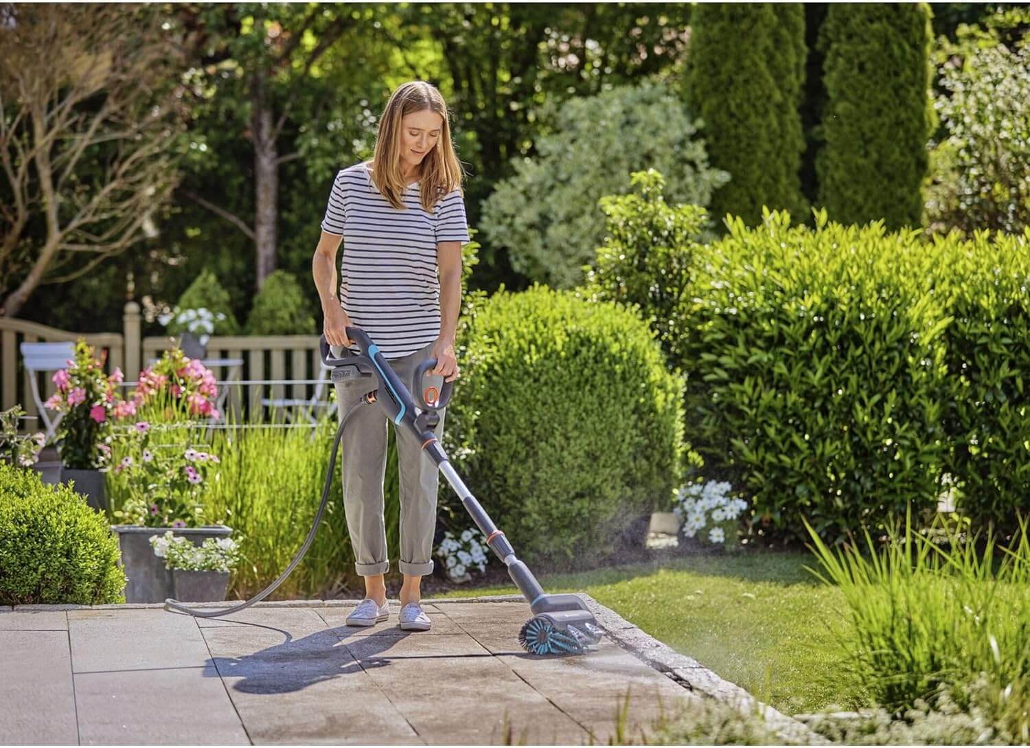 Gardena AquaBrush Patio Test